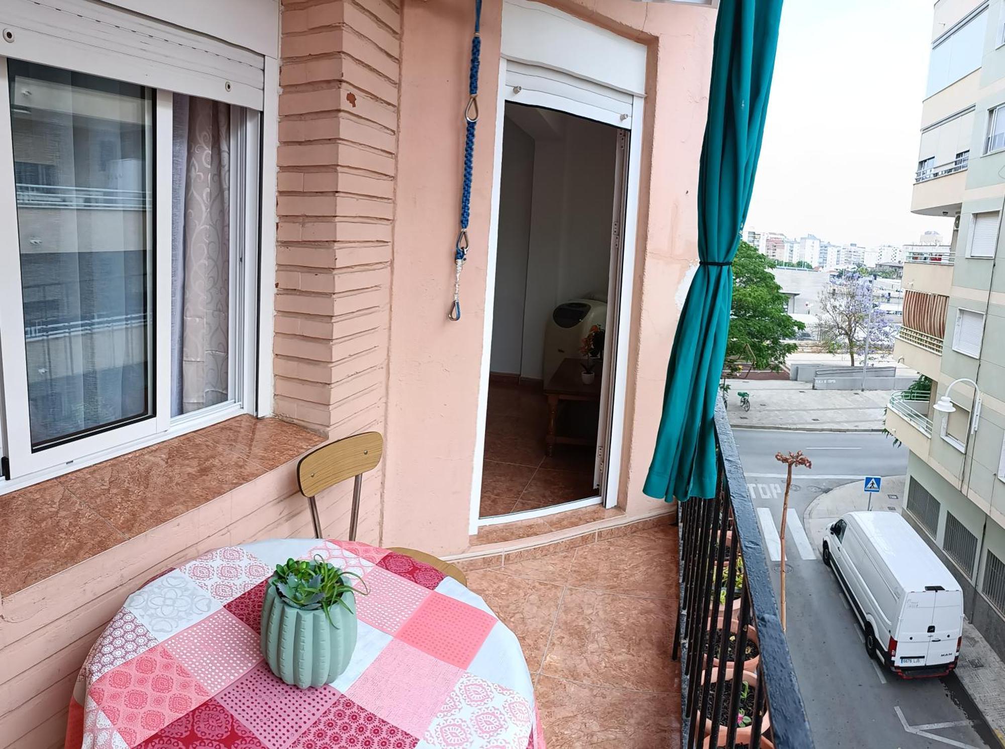 Daoiz, Vivienda Vacacional Para Familias Y Mayores De 25 Anos En El Grao De Gandia 3Ro Sin Ascensor Playa de Gandia Kültér fotó