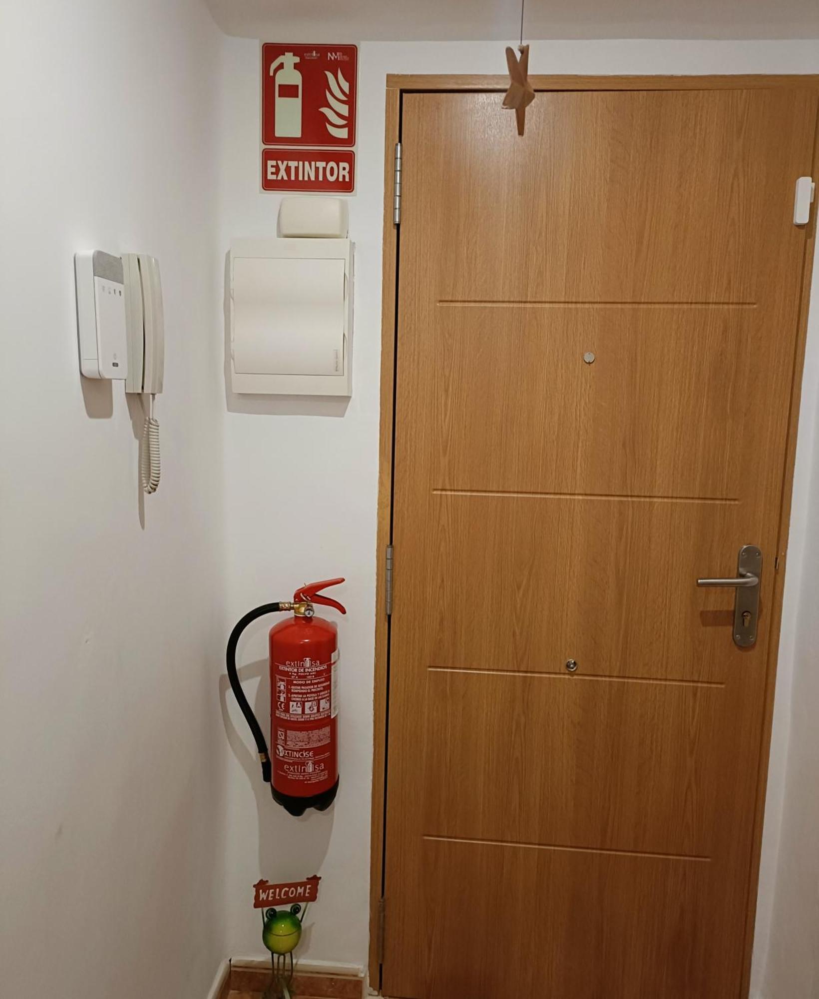 Daoiz, Vivienda Vacacional Para Familias Y Mayores De 25 Anos En El Grao De Gandia 3Ro Sin Ascensor Playa de Gandia Kültér fotó